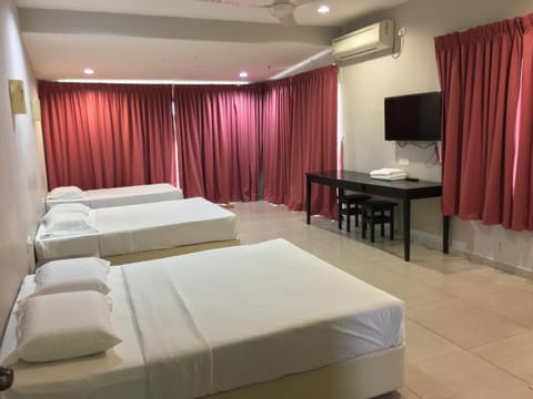 Bed, TV and multimedia, Photo of the whole room, Bedroom, air conditioner