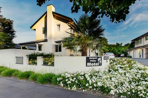 Property building, Facade/entrance, Property logo or sign