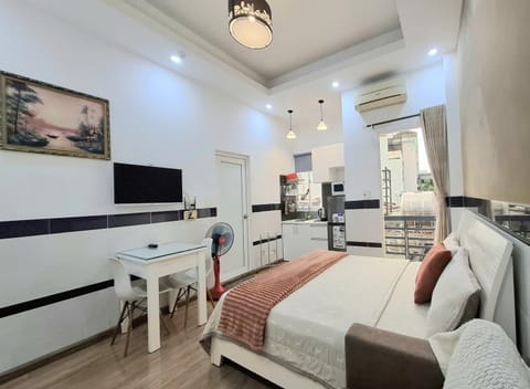 Bed, TV and multimedia, Photo of the whole room, Seating area, air conditioner