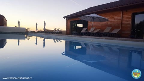Garden, Fitness centre/facilities, Pool view, Swimming pool, Swimming pool