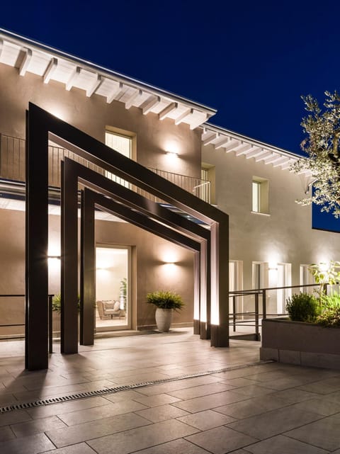 Property building, Street view