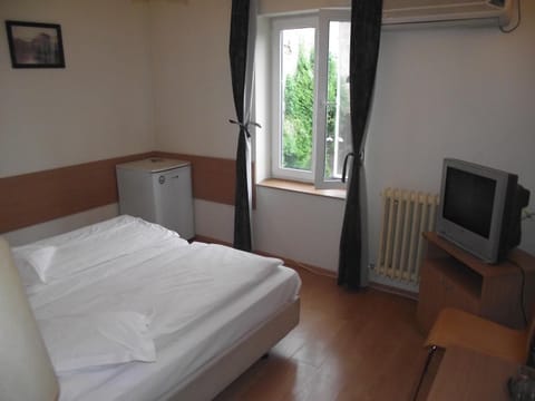 Bed, TV and multimedia