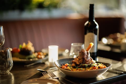 Restaurant/places to eat, Restaurant/places to eat, Food close-up, Food close-up, Food and drinks, Food and drinks, Dining area, Food, Food