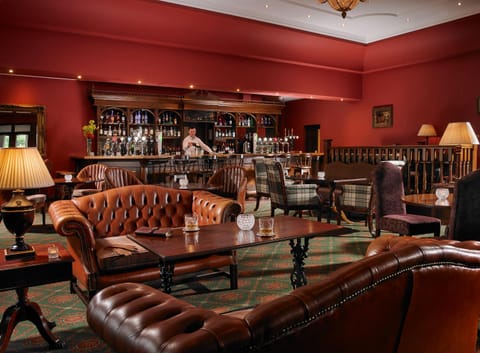 Restaurant/places to eat, Lounge or bar, Drinks, Alcoholic drinks, Non alcoholic drinks