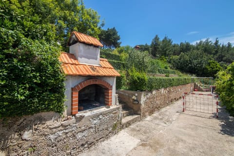 BBQ facilities, Entertainment