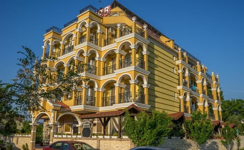Facade/entrance, Summer, On site, Sea view