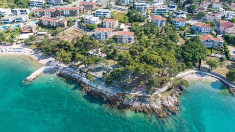 Property building, Natural landscape, Bird's eye view, Beach, Sea view