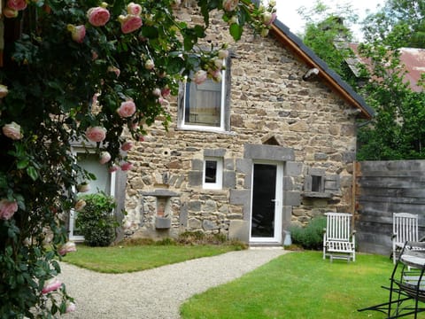 Facade/entrance, Garden, Garden view