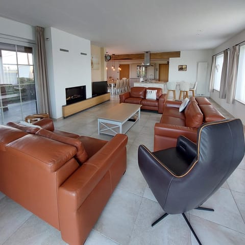 Florentinus met hottub, afgesloten tuin en overdekt terras House in Flanders