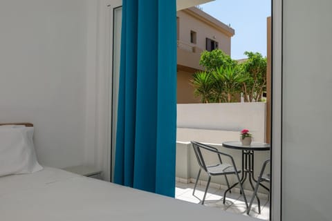 Hiona Seaside Apartment in Elounda