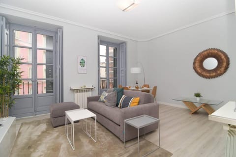 Facade/entrance, Living room, Seating area, Street view