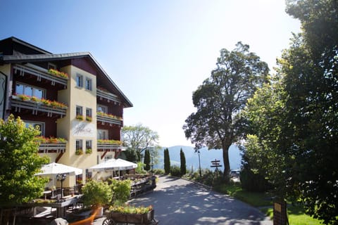 Property building, Property logo or sign, Garden, Balcony/Terrace