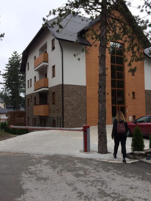 Property building, Facade/entrance