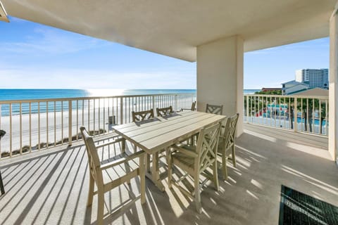 Majestic Beach Towers 1-301 House in Long Beach