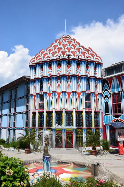 Property building, Facade/entrance, Day