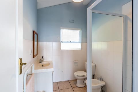 Dolphin Cottage House in Cape Town