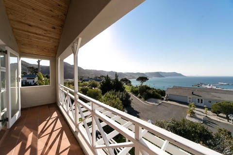 Dolphin Cottage House in Cape Town