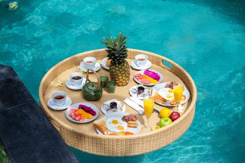 Food and drinks, Food, Swimming pool, Breakfast