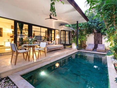 Seating area, Dining area, Pool view, Swimming pool