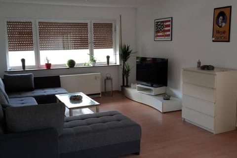 TOP gelegenes Appartment tla mit Garten für bis zu 5 Personen Apartment in Kaiserslautern