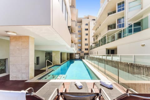 Property building, Patio, Pool view, Swimming pool, Swimming pool, sunbed