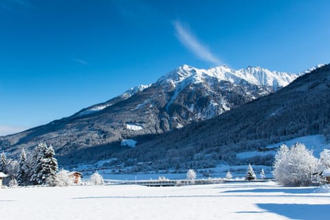 Neighbourhood, Winter