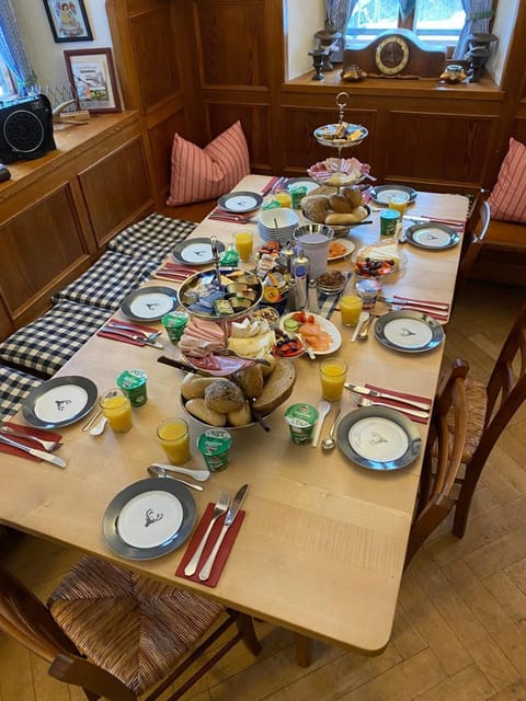 Breakfast, Continental breakfast