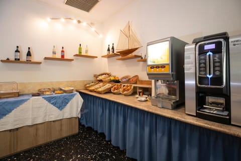 Food and drinks, Food, Breakfast, Buffet breakfast