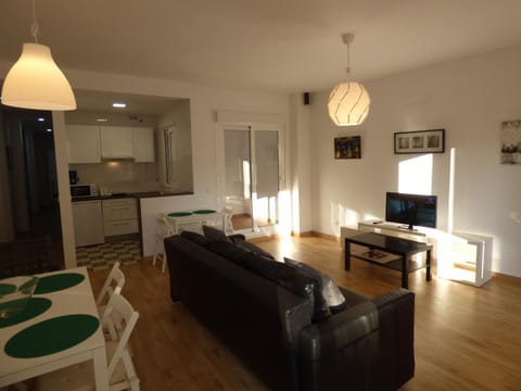 TV and multimedia, Kitchen or kitchenette, Seating area, Dining area