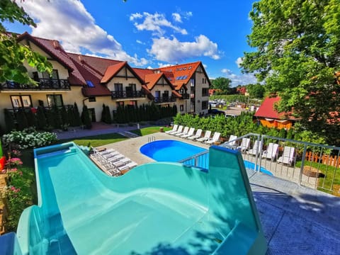 Area and facilities, Swimming pool, Swimming pool