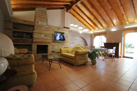 Communal lounge/ TV room