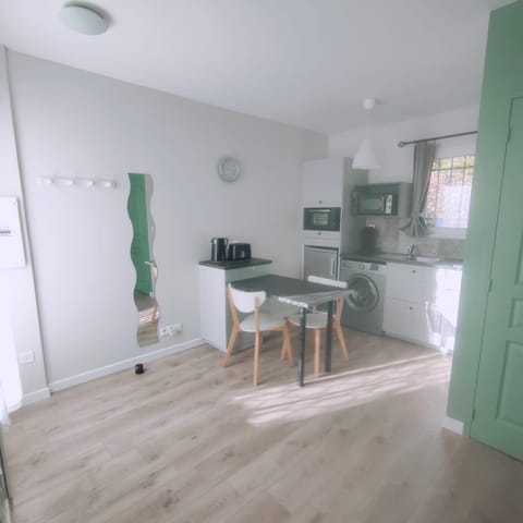 la Villa rouge Ardèche "le lavandin" House in Provence-Alpes-Côte d'Azur