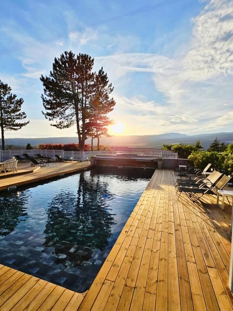 Nearby landmark, Natural landscape, Landmark view, Landmark view, Mountain view, Pool view, Swimming pool, Sunset, sunbed