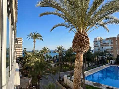 Pool view, Sea view