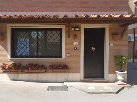 Property building, Facade/entrance