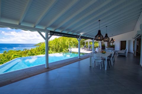 Patio, Balcony/Terrace, Dining area, Swimming pool