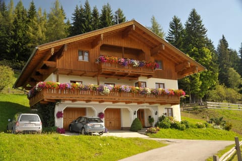 Property building, Facade/entrance, Day