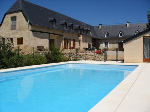 Property building, Swimming pool, Swimming pool
