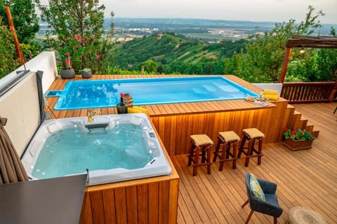 Day, Natural landscape, Hot Tub, View (from property/room), Balcony/Terrace, Pool view, Swimming pool