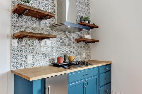 Modern Victorian House With Relaxing Courtyard - Near FQ House in Ninth Ward