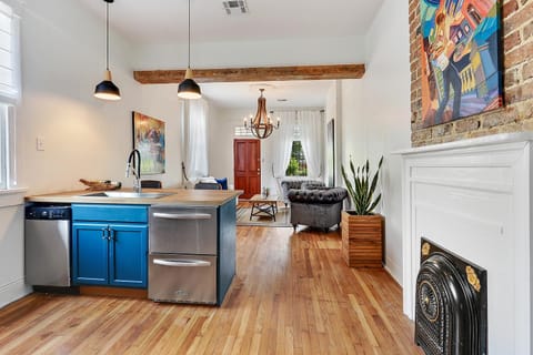 Modern Victorian House With Relaxing Courtyard - Near FQ House in Ninth Ward