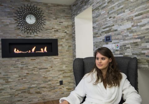 TV and multimedia, Living room, Seating area, Guests, flat iron