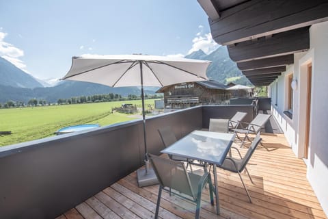 Balcony/Terrace, Garden view, Mountain view
