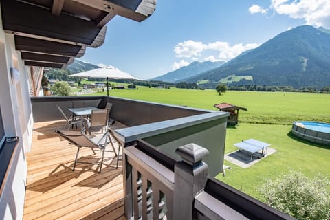 Balcony/Terrace, Garden view, Mountain view
