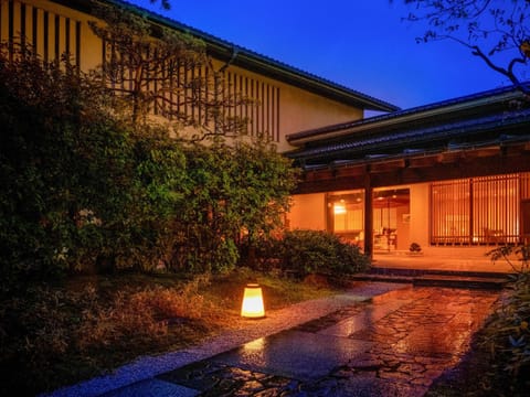 Property building, Facade/entrance, Garden, Sunset