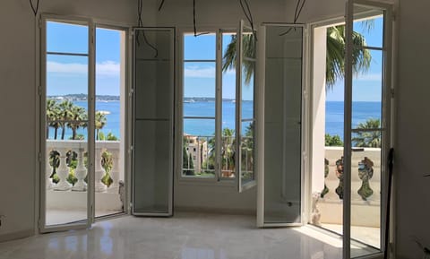 Magnifique Appartement Vue Mer Apartment in Antibes