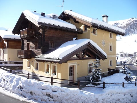Property building, Winter