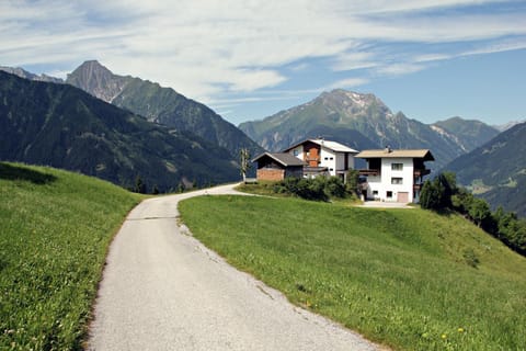 Restaurant/places to eat, Natural landscape, Hiking