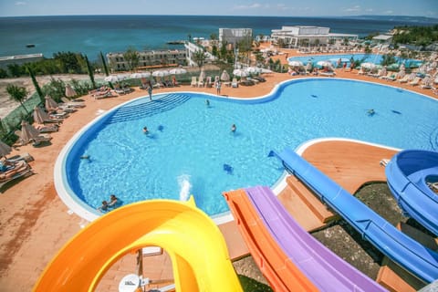 Day, Natural landscape, Aqua park, Pool view, Sea view, Swimming pool, Entertainment, sunbed