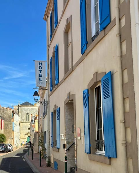 Property building, Facade/entrance